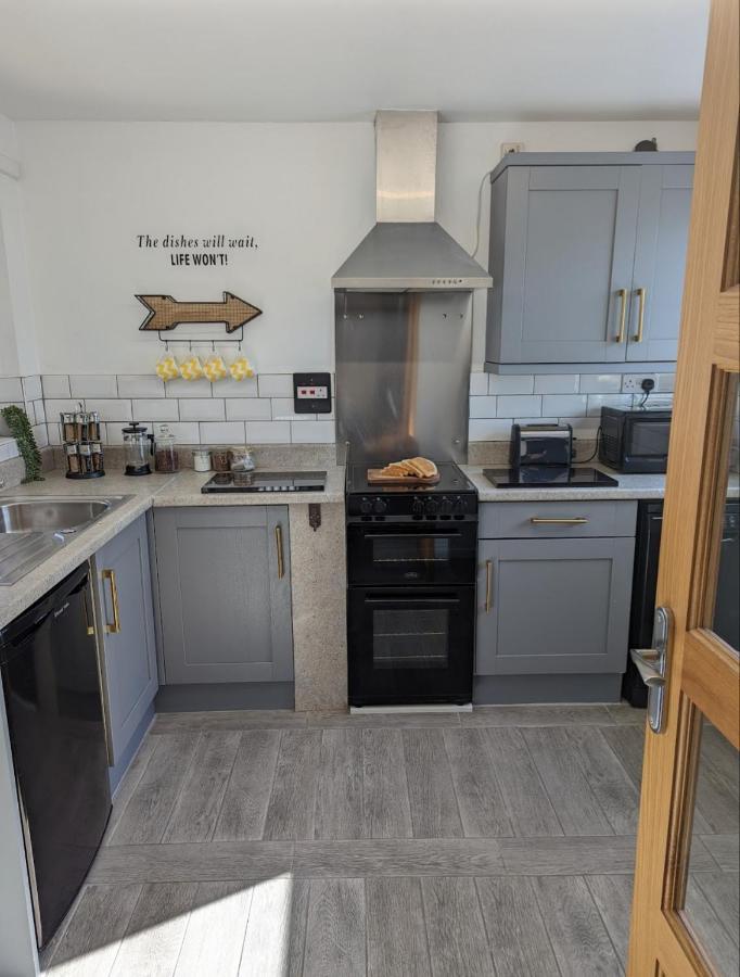 Antrim Coast Apartments クーシェンドール エクステリア 写真